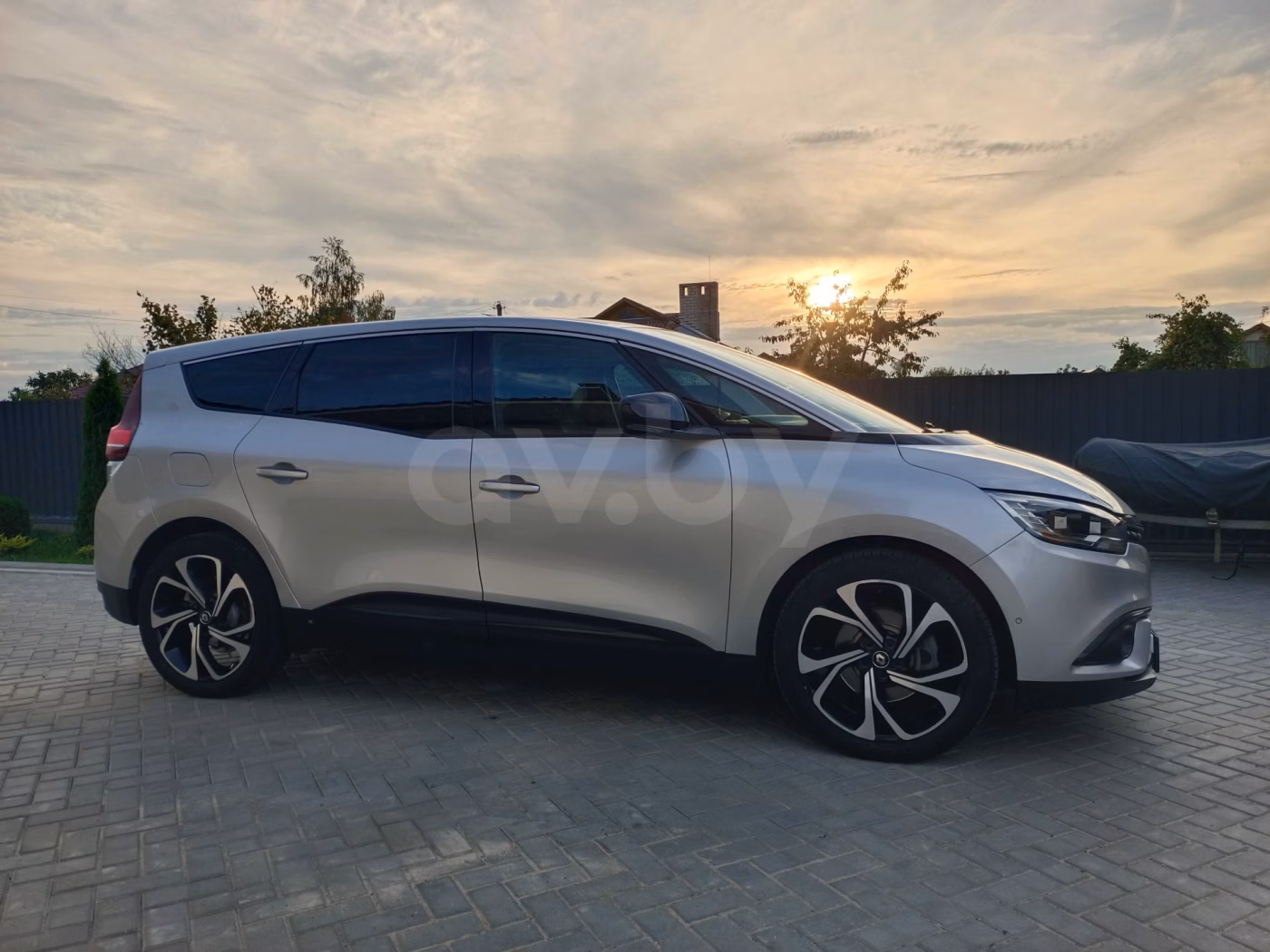 Renault Grand Scenic фото 6