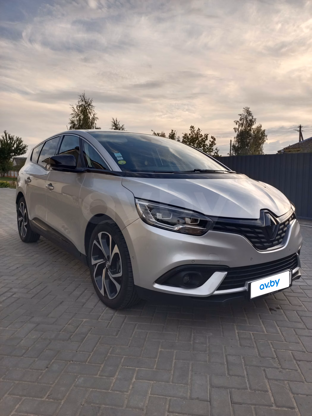 Renault Grand Scenic фото 5
