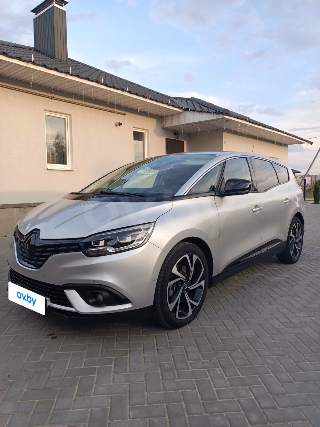 Renault Grand Scenic фото 19