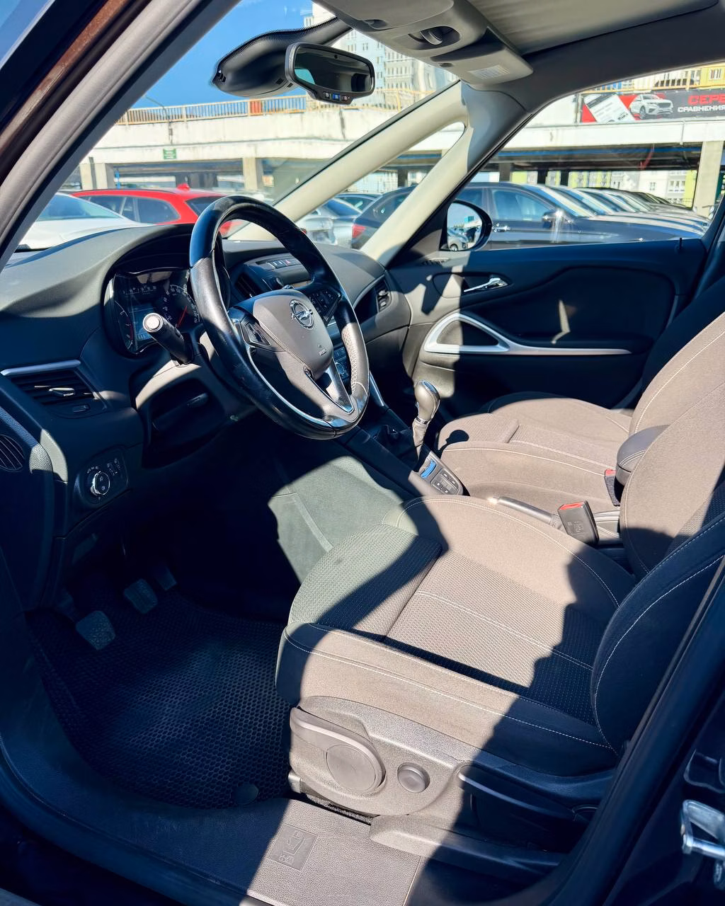 Opel Zafira фото 10