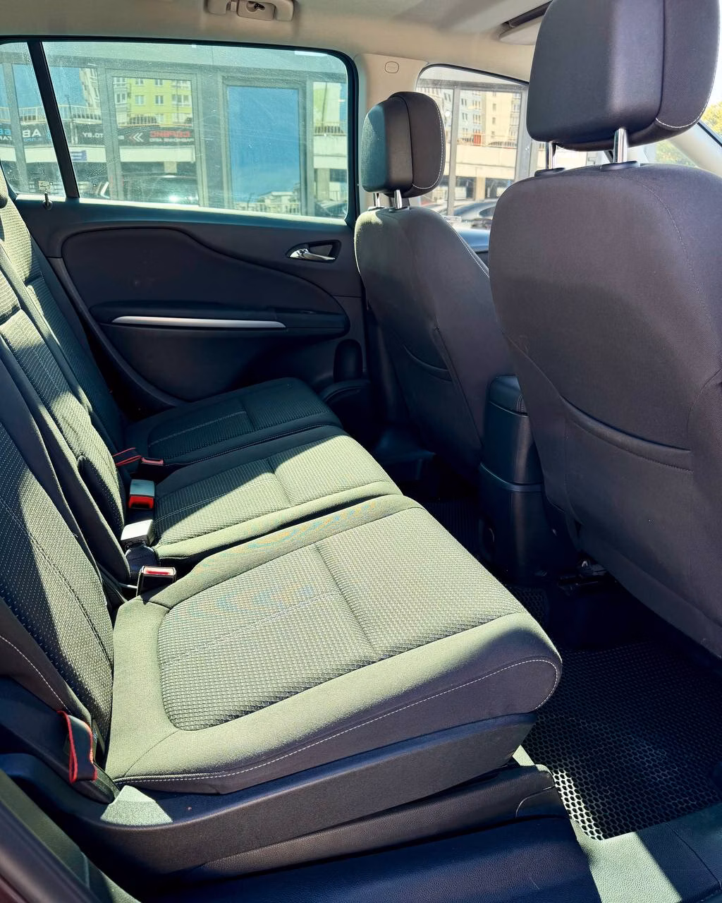 Opel Zafira фото 11
