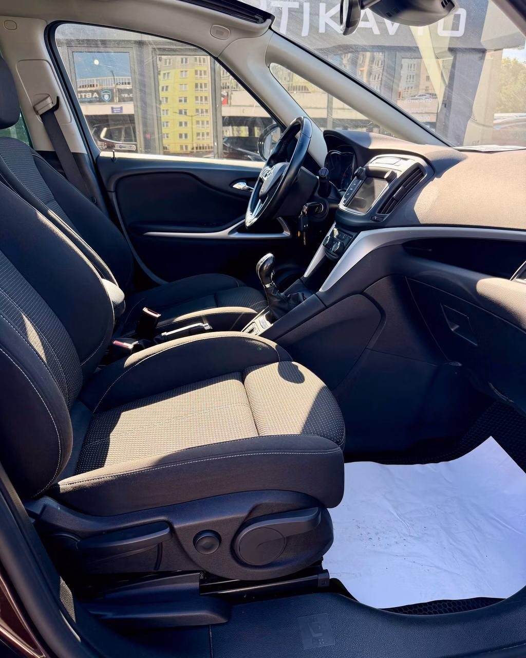 Opel Zafira фото 12