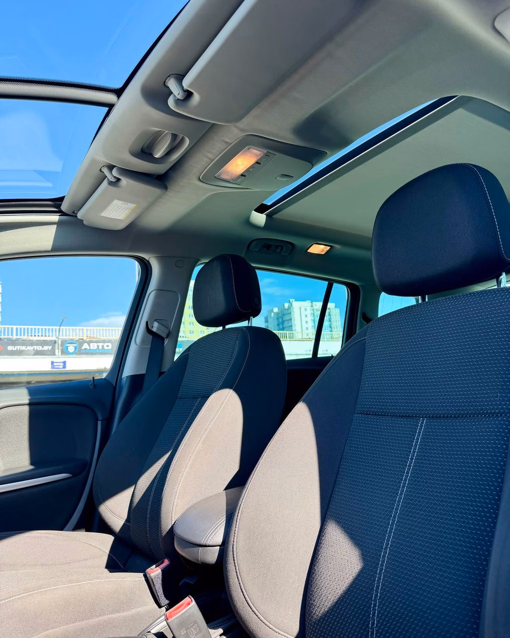 Opel Zafira фото 14