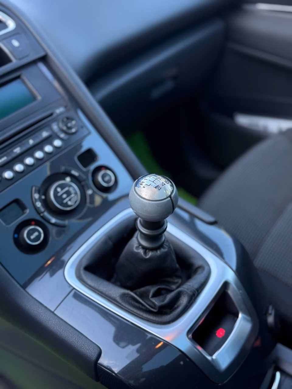 Peugeot 5008 фото 13
