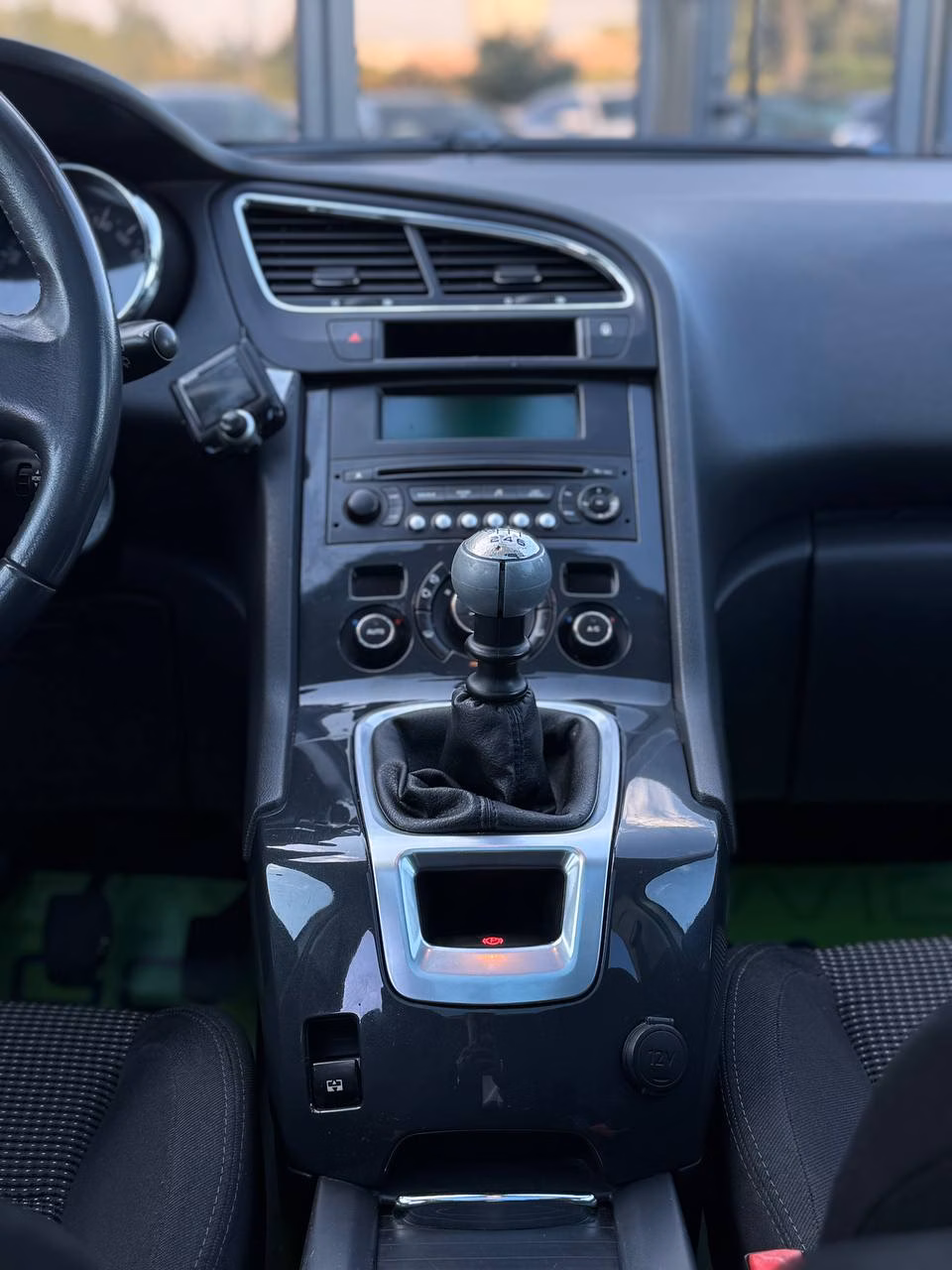 Peugeot 5008 фото 12