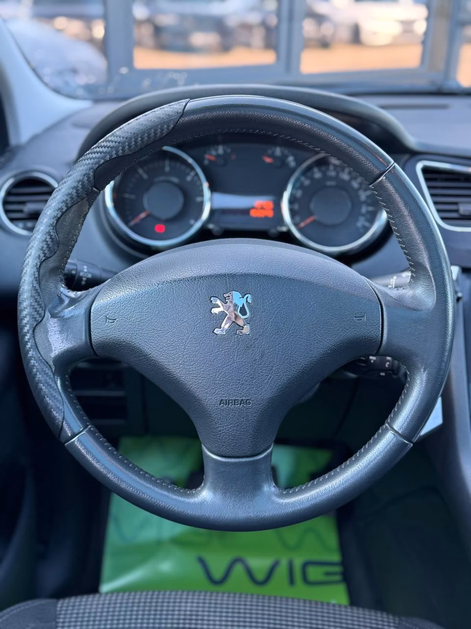 Peugeot 5008 фото 11