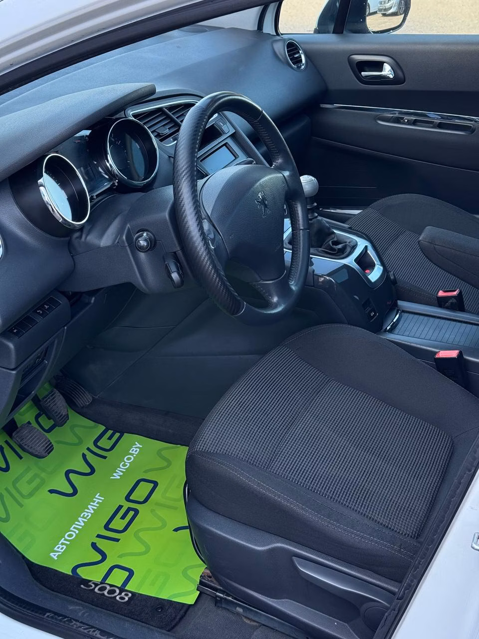 Peugeot 5008 фото 10