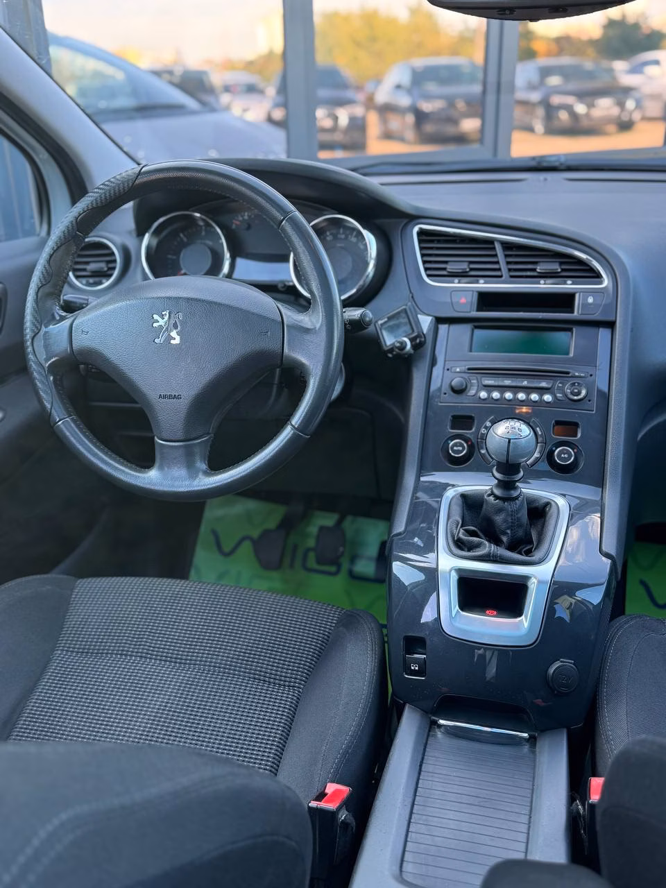 Peugeot 5008 фото 14
