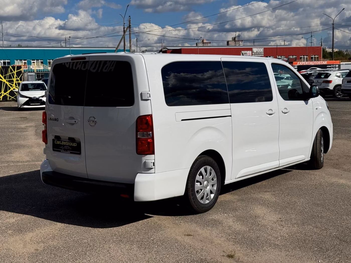 Opel Vivaro фото 5