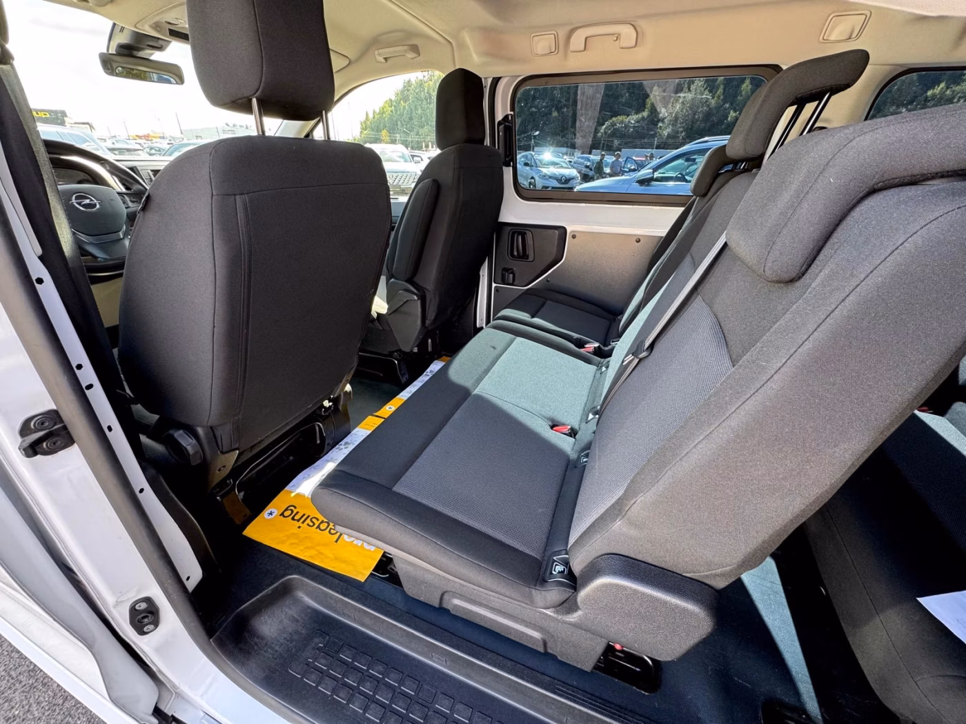 Opel Vivaro фото 11