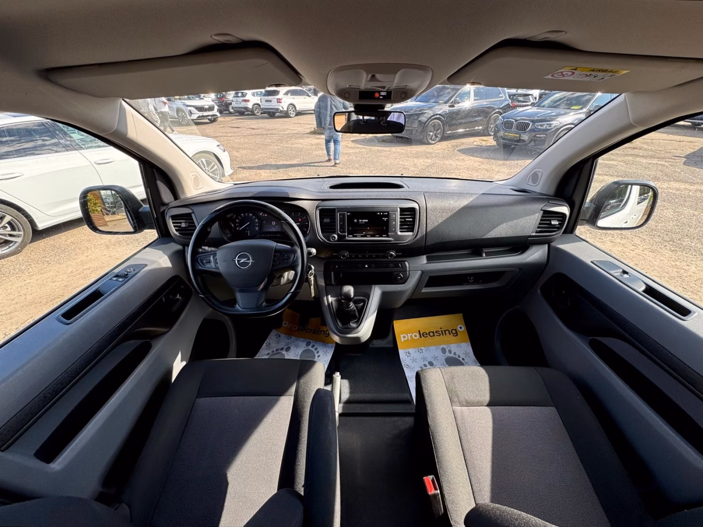 Opel Vivaro фото 12