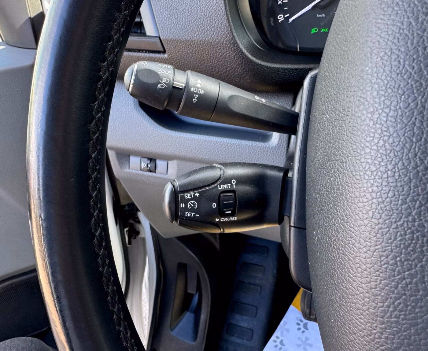 Opel Vivaro фото 16