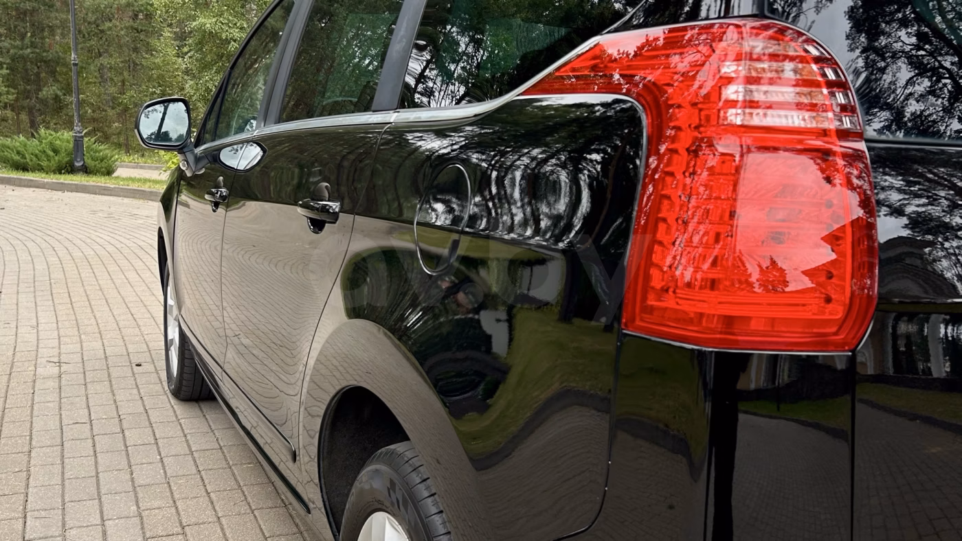 Peugeot 5008 фото 10