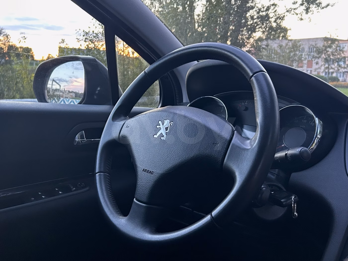 Peugeot 5008 фото 25
