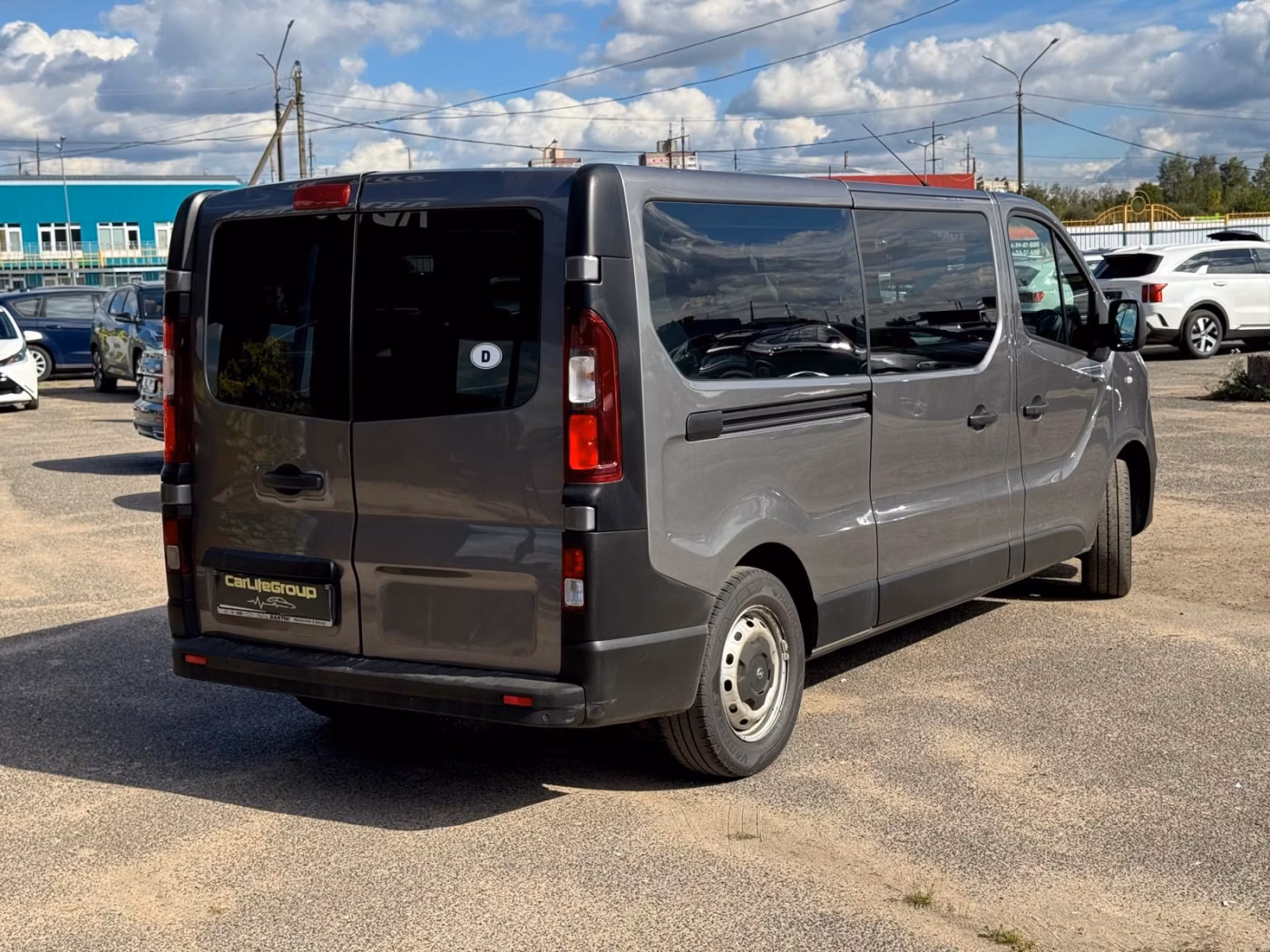 Opel Vivaro фото 5