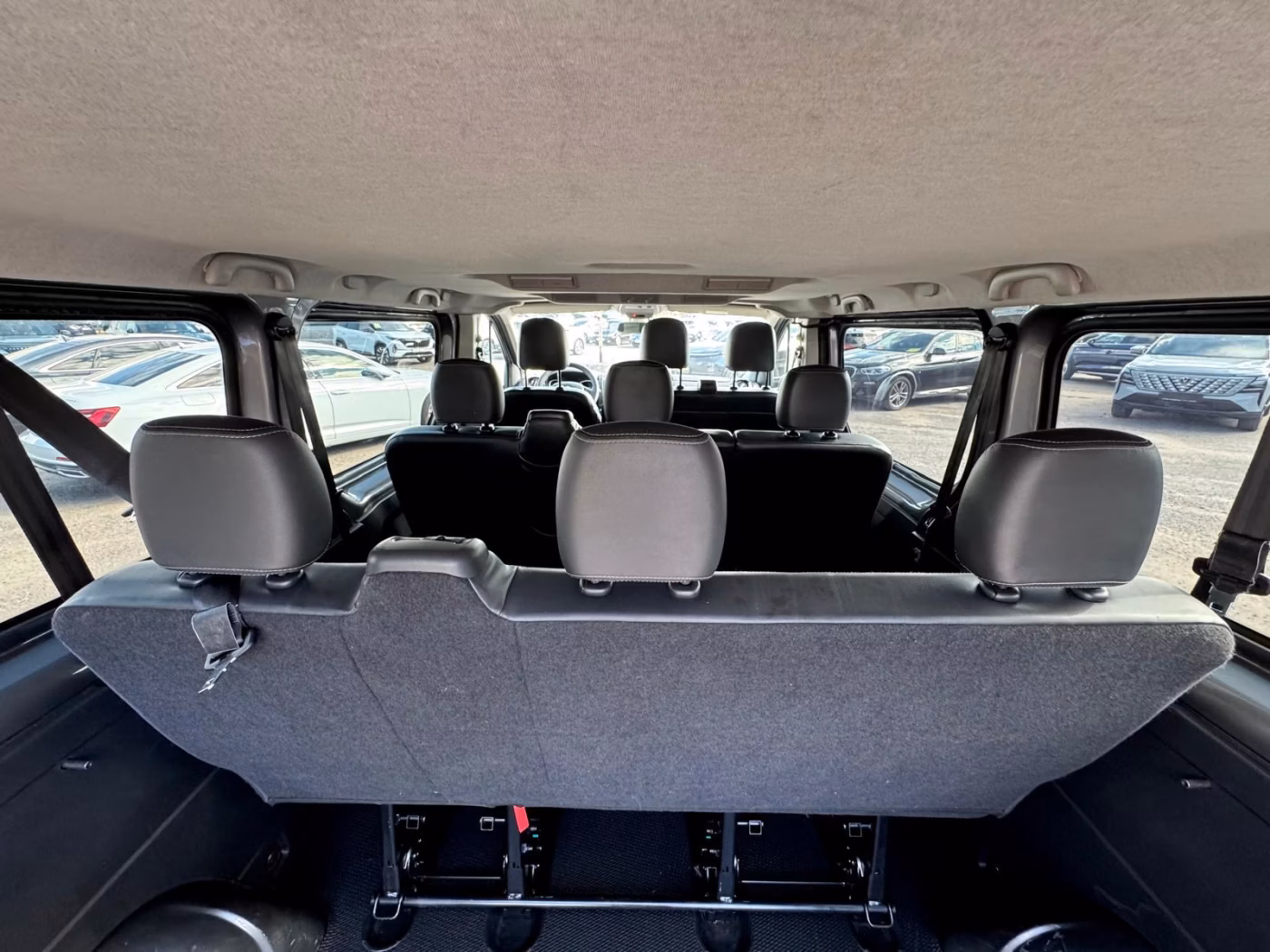 Opel Vivaro фото 8