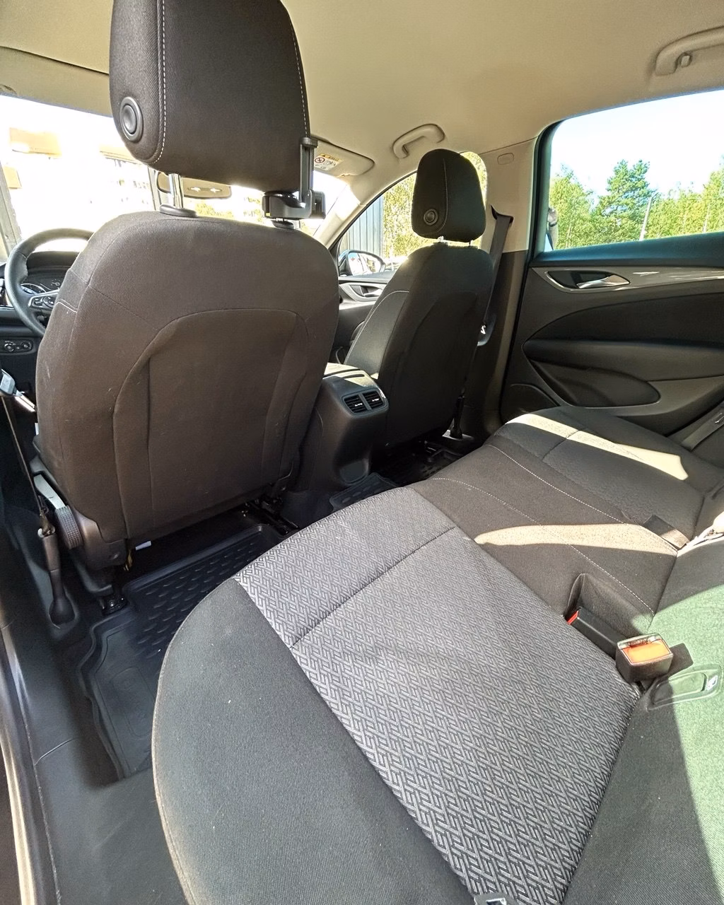 Opel Insignia фото 11
