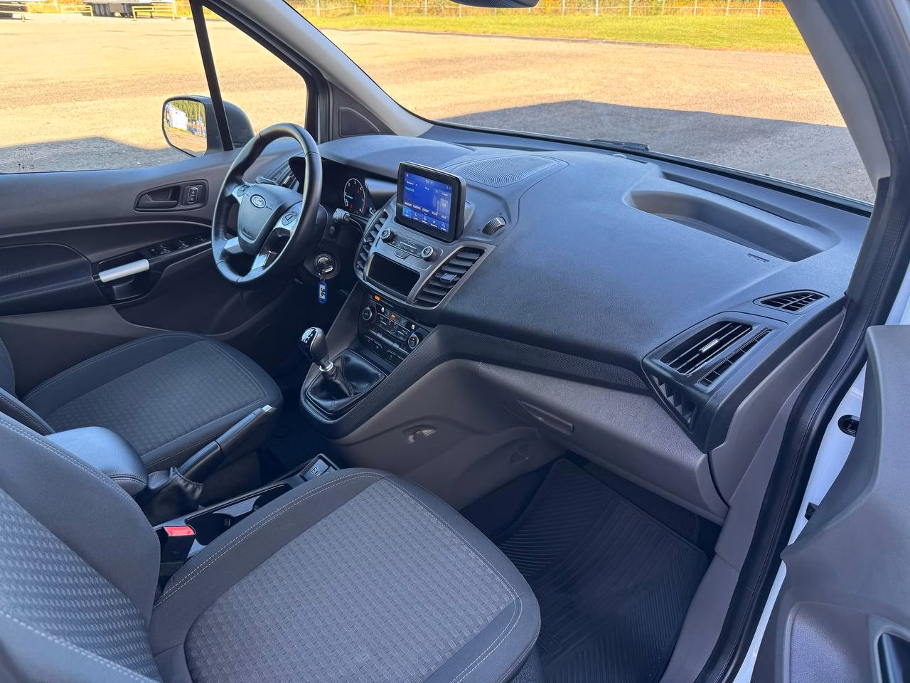 Ford Tourneo Connect фото 19
