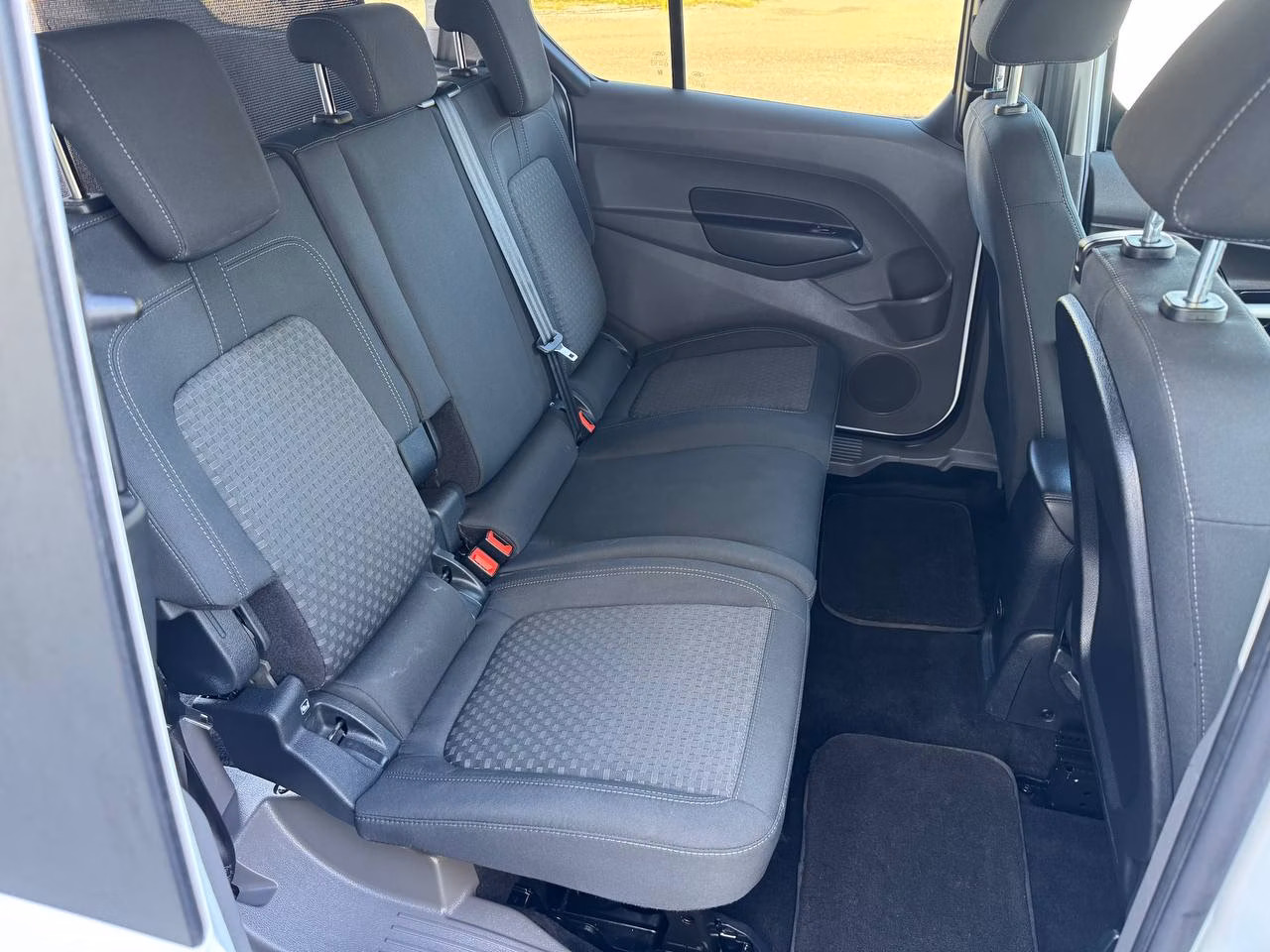 Ford Tourneo Connect фото 12