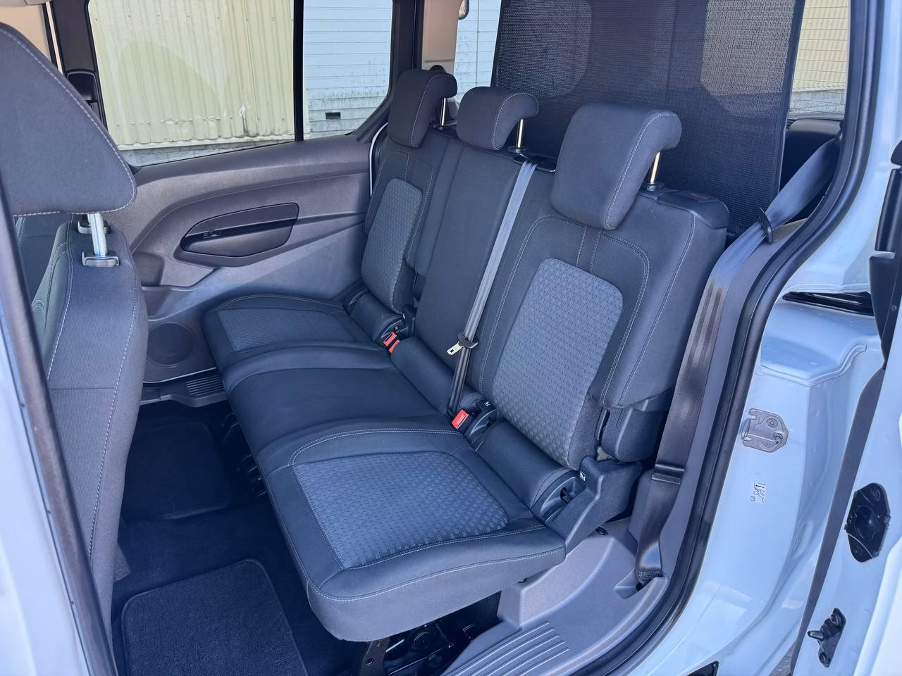 Ford Tourneo Connect фото 10