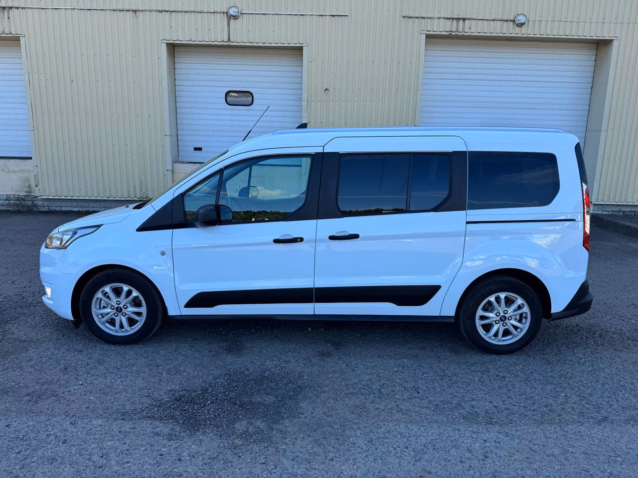 Ford Tourneo Connect фото 8
