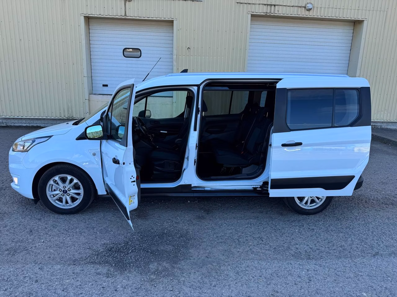 Ford Tourneo Connect фото 9