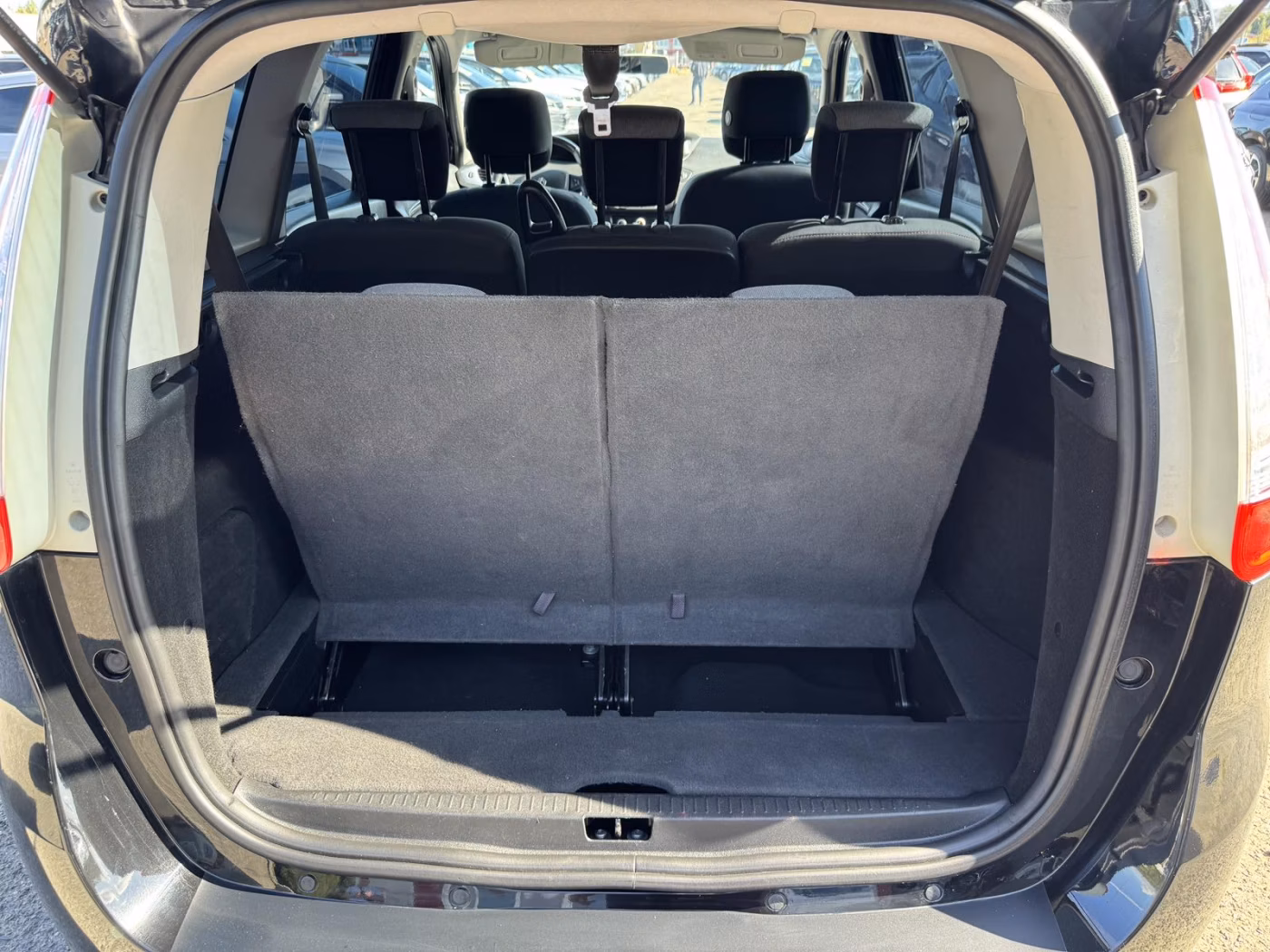 Renault Grand Scenic фото 11