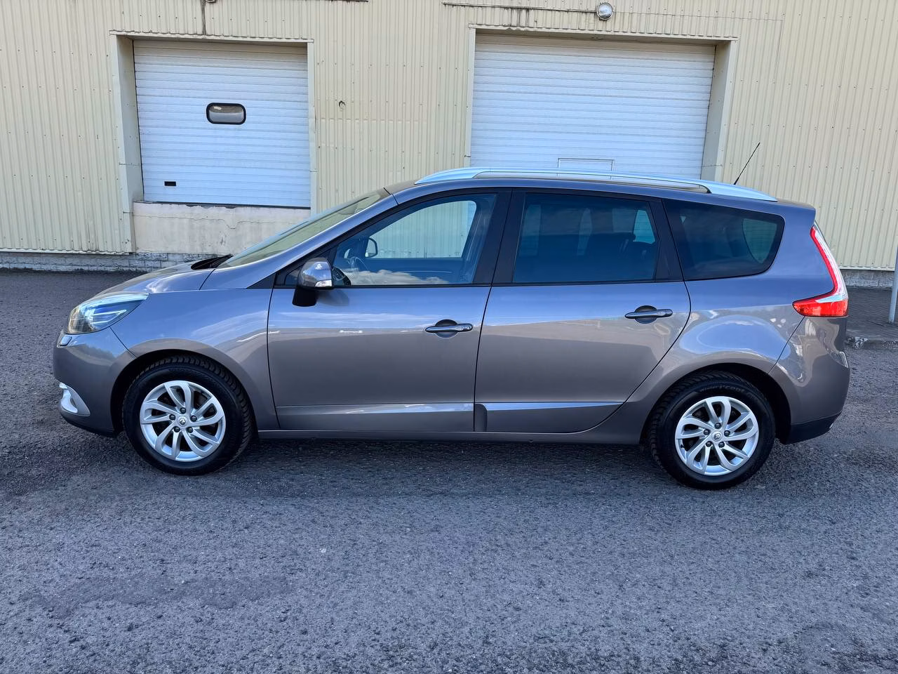 Renault Grand Scenic фото 8