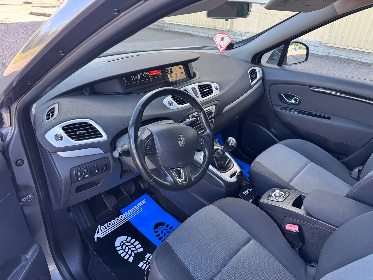Renault Grand Scenic фото 12
