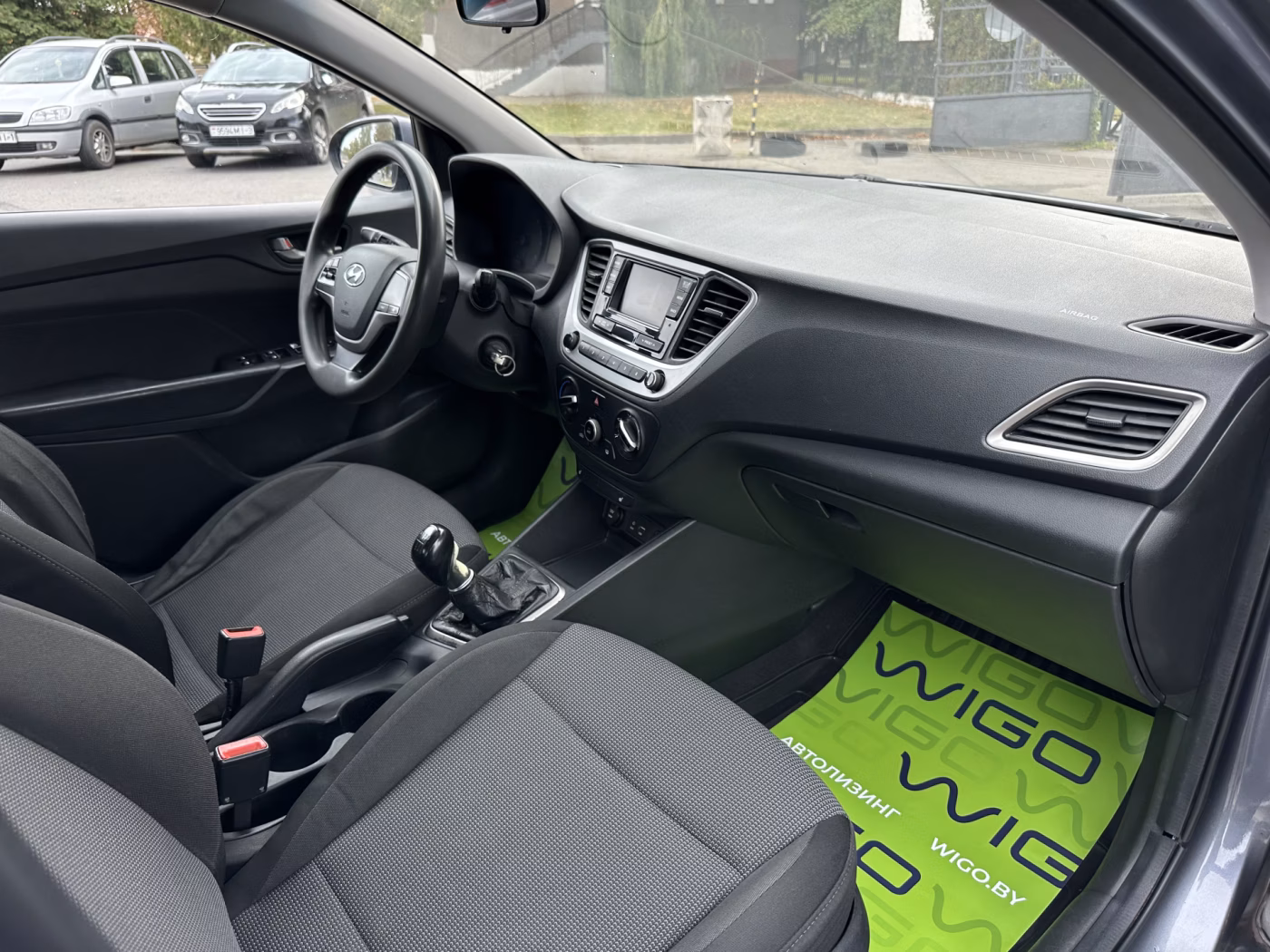Hyundai Solaris фото 11