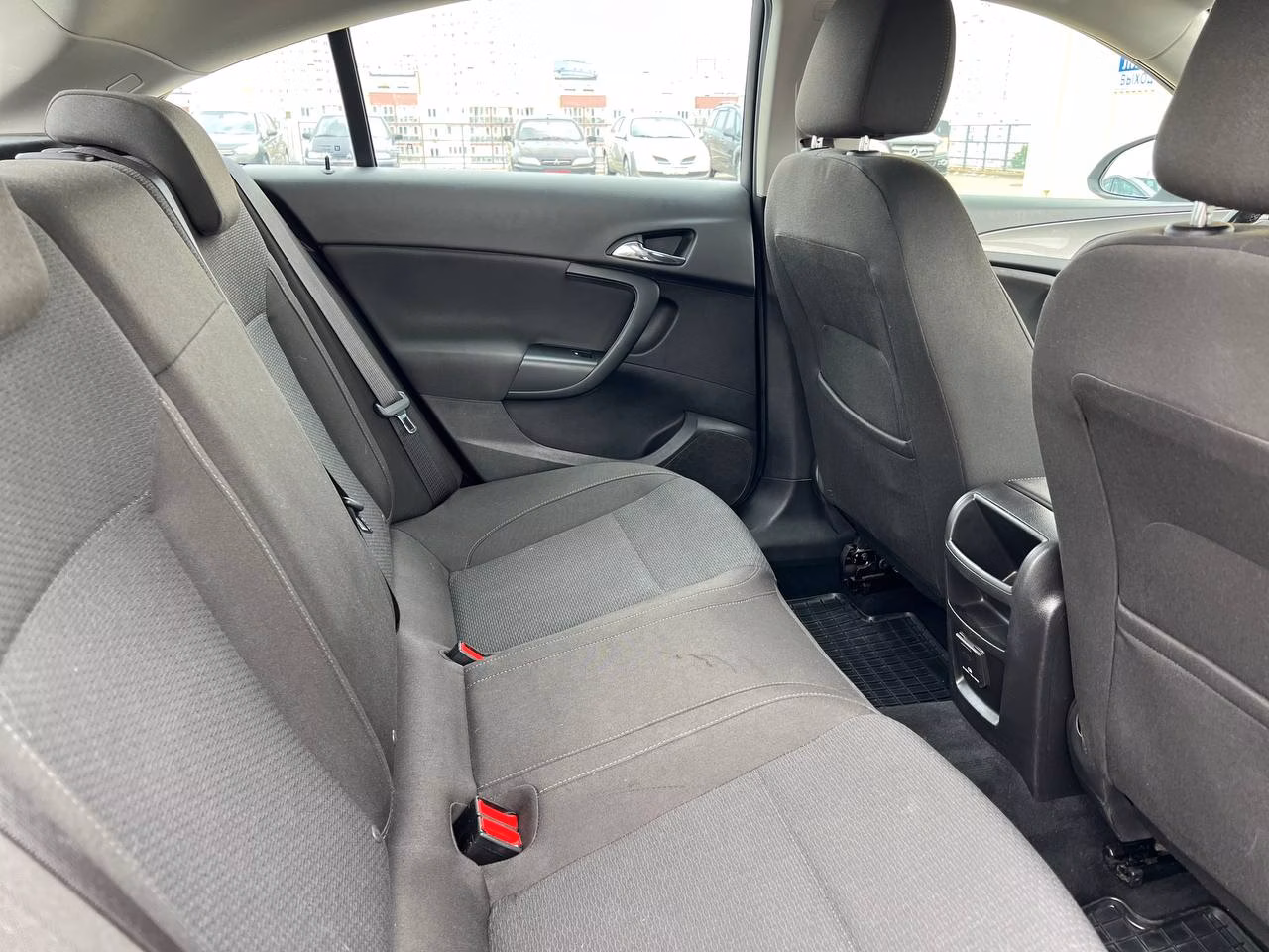 Opel Insignia фото 15