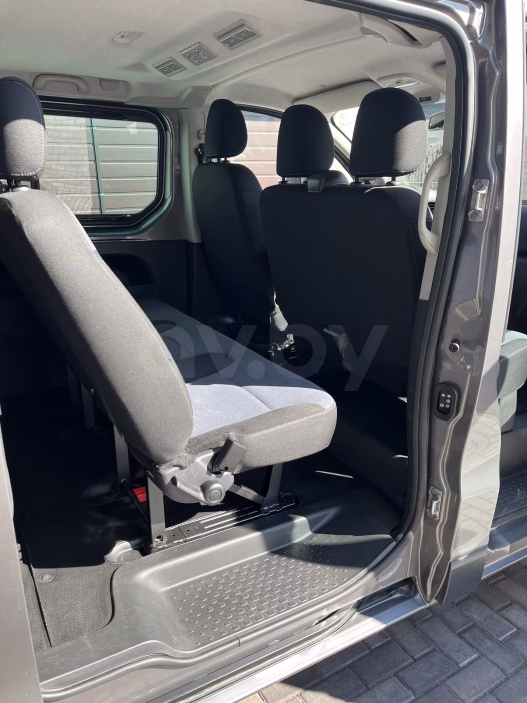 Opel Vivaro фото 7