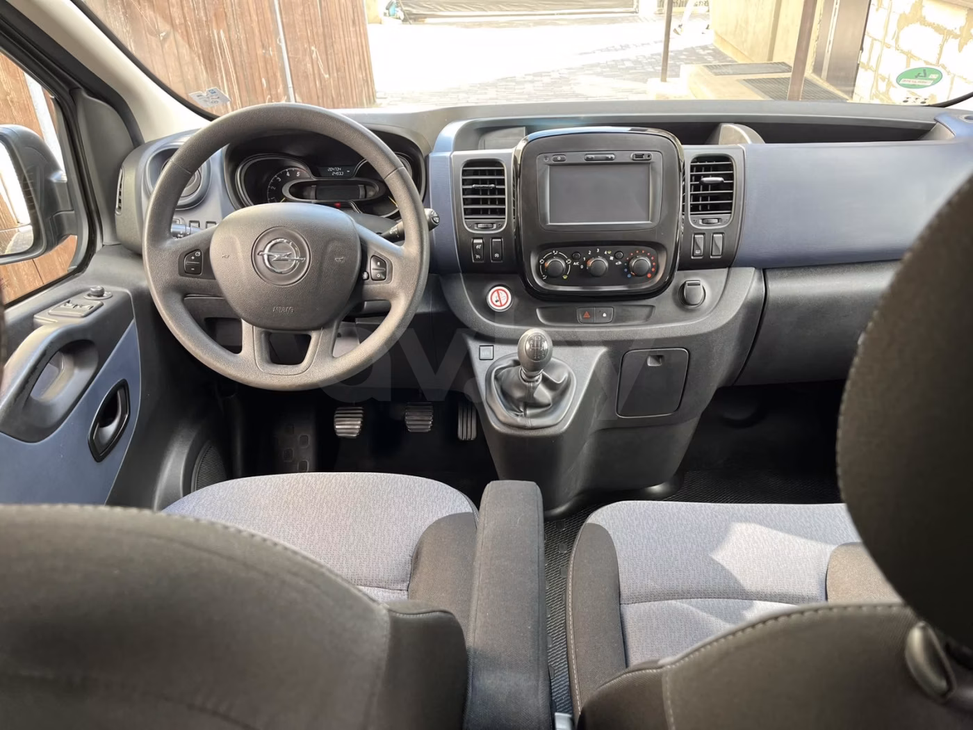 Opel Vivaro фото 5