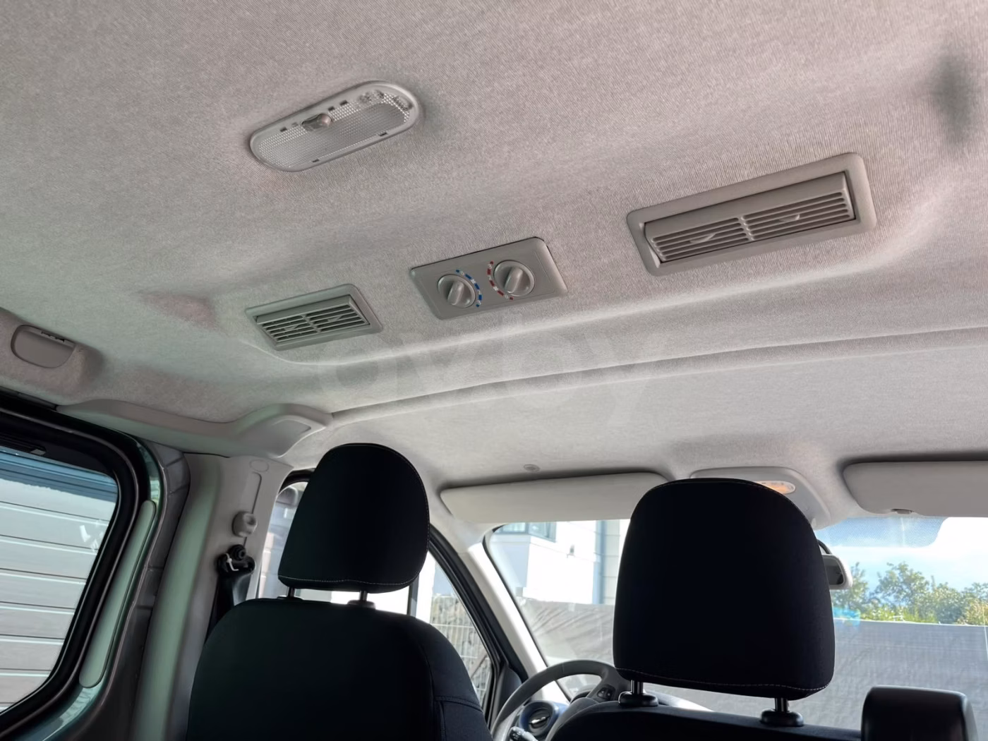Opel Vivaro фото 10