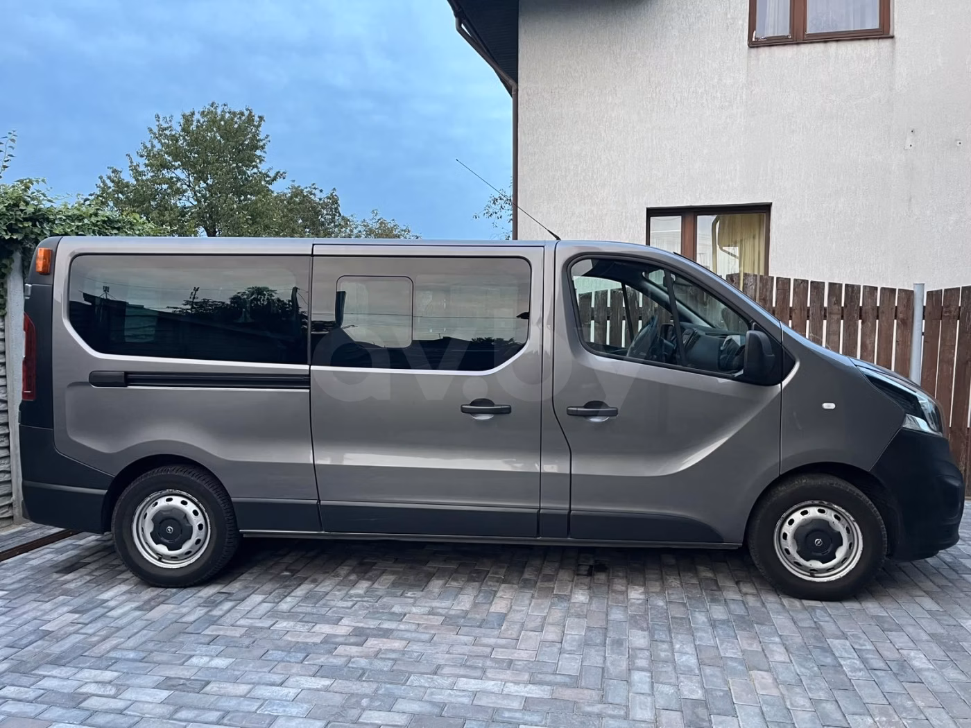 Opel Vivaro фото 2