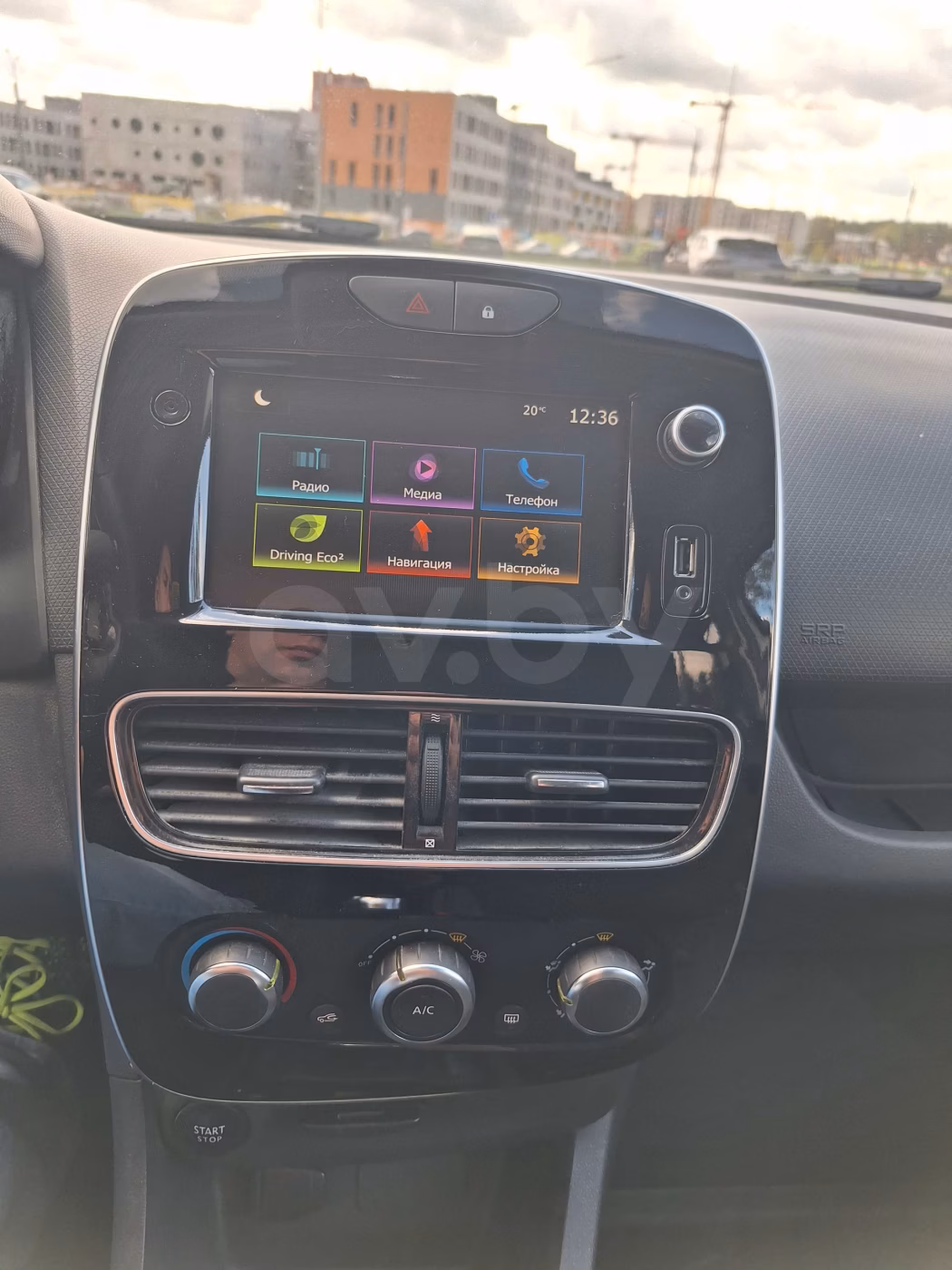 Renault Clio фото 13