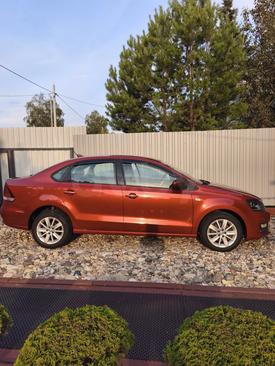 Volkswagen Polo Sedan фото 16