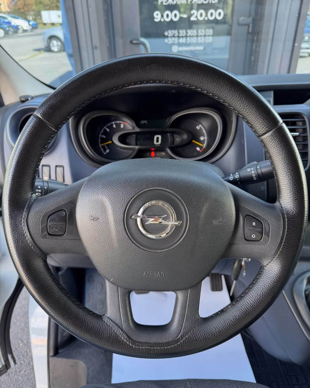 Opel Vivaro фото 13