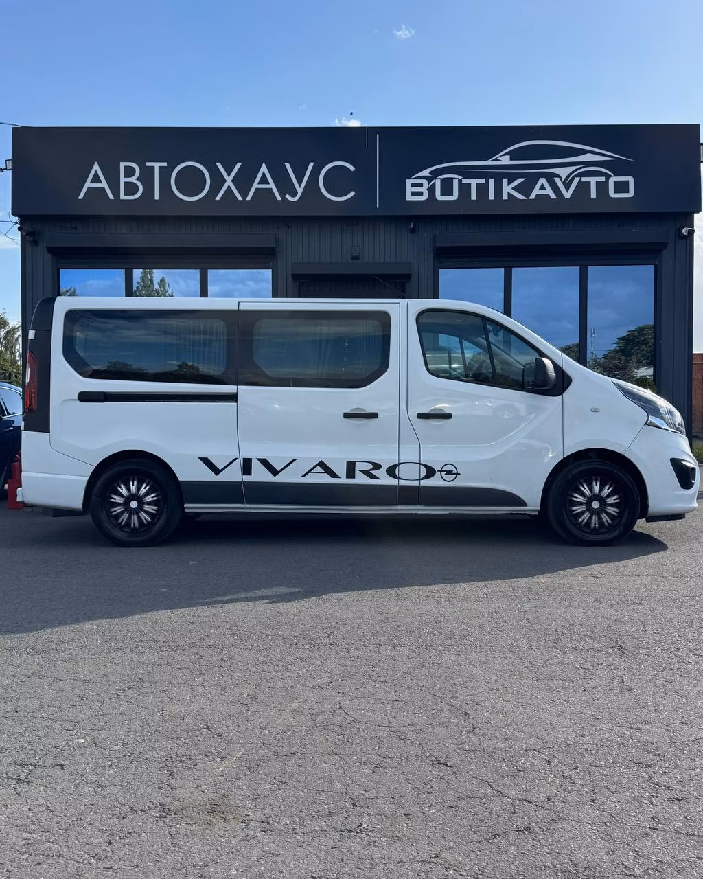 Opel Vivaro фото 8