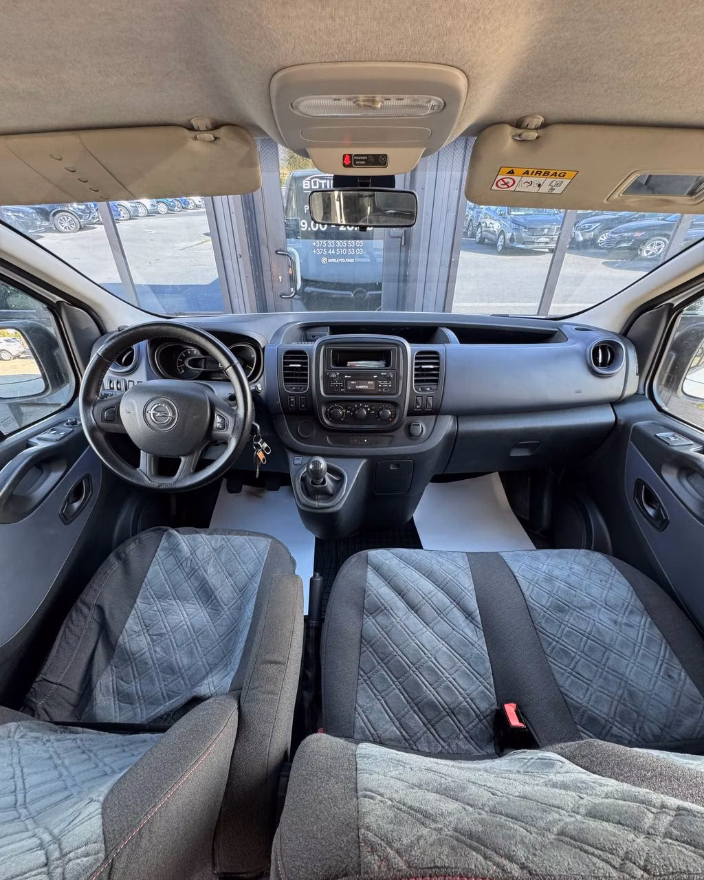 Opel Vivaro фото 9