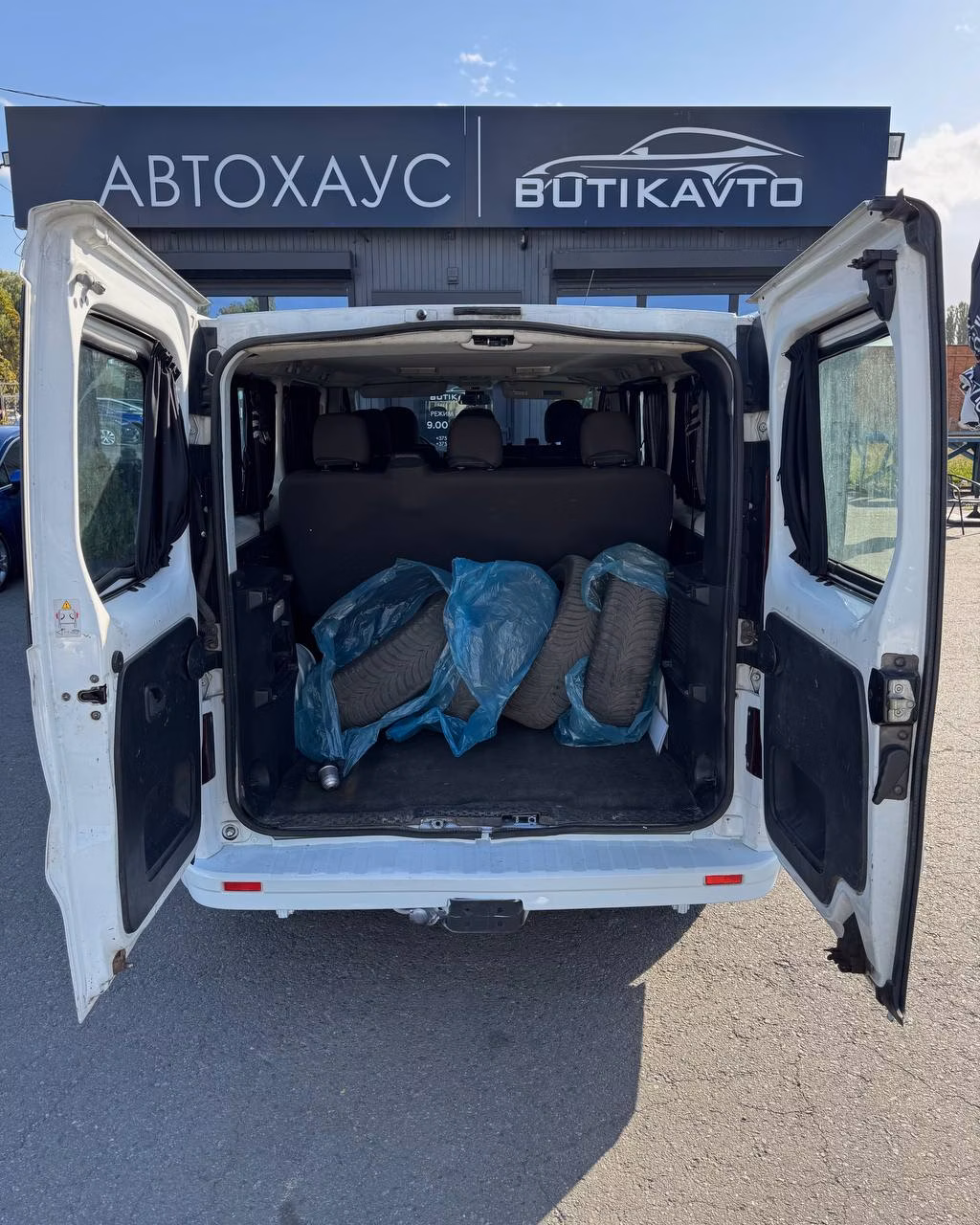 Opel Vivaro фото 14