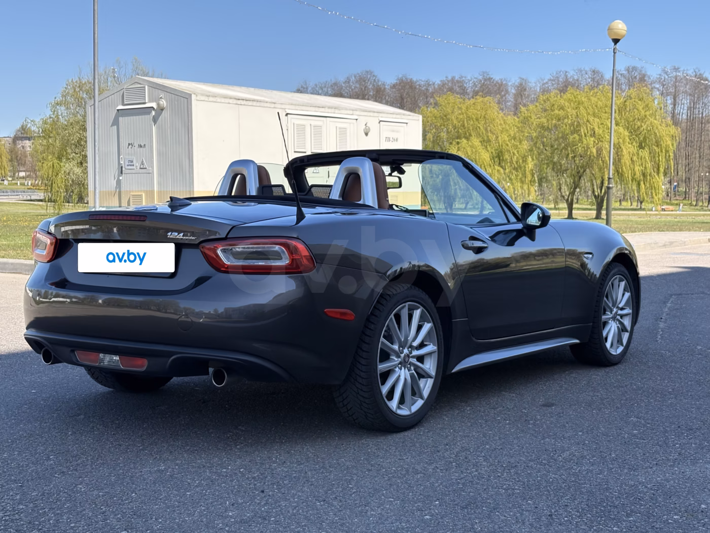 Fiat 124 Spider фото 4