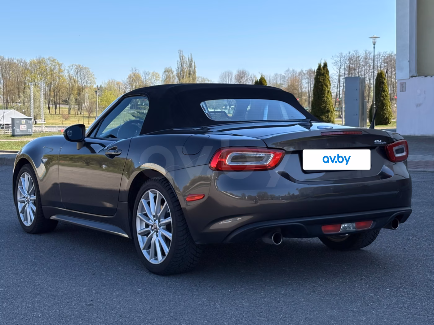 Fiat 124 Spider фото 3