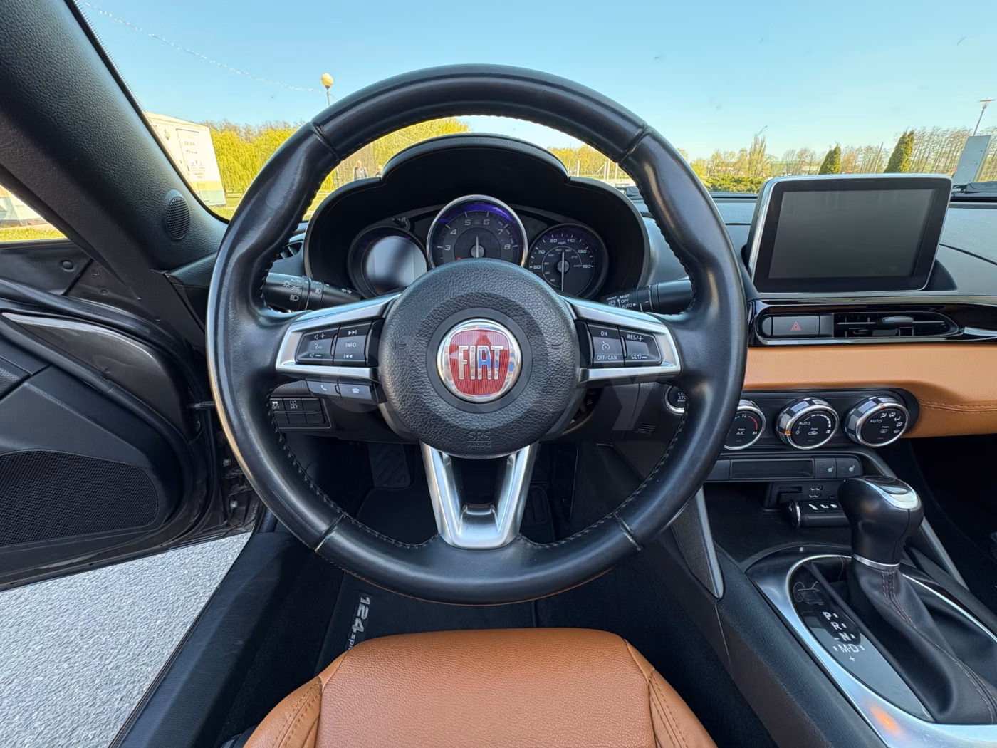 Fiat 124 Spider фото 5