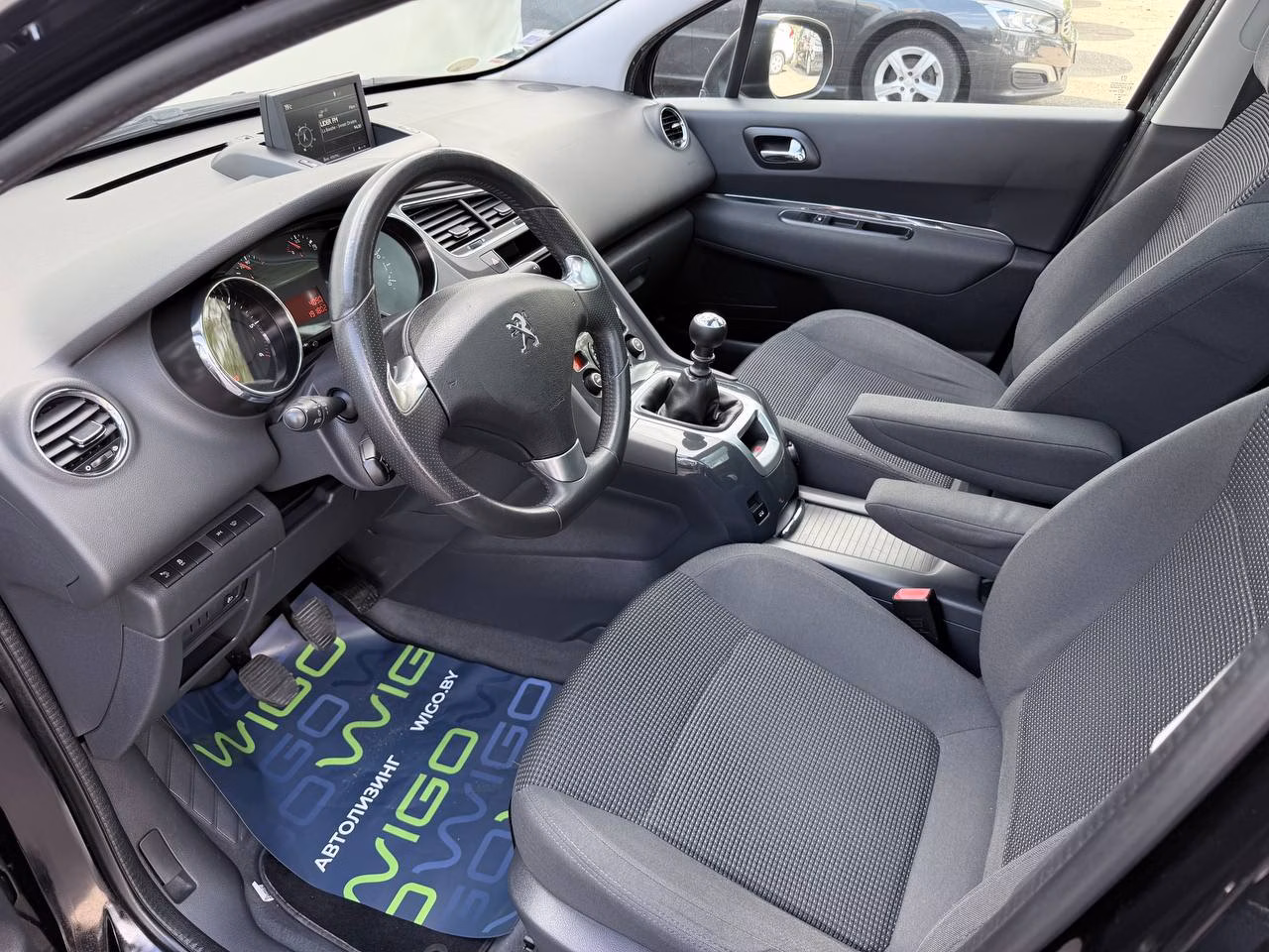 Peugeot 5008 фото 9