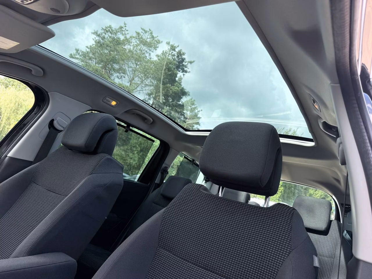 Peugeot 5008 фото 8