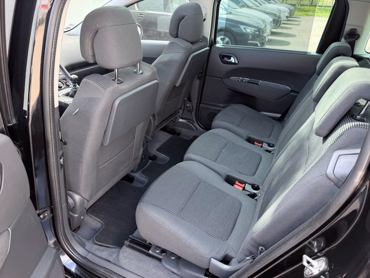 Peugeot 5008 фото 15