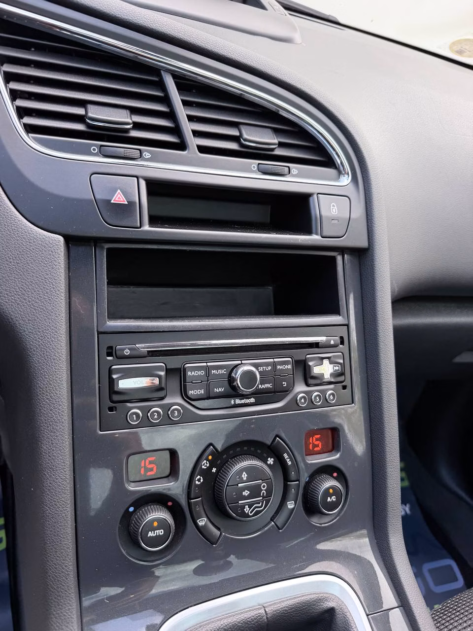Peugeot 5008 фото 11