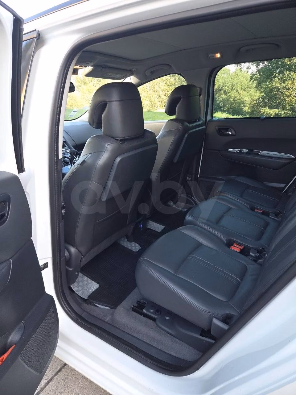 Peugeot 5008 фото 6