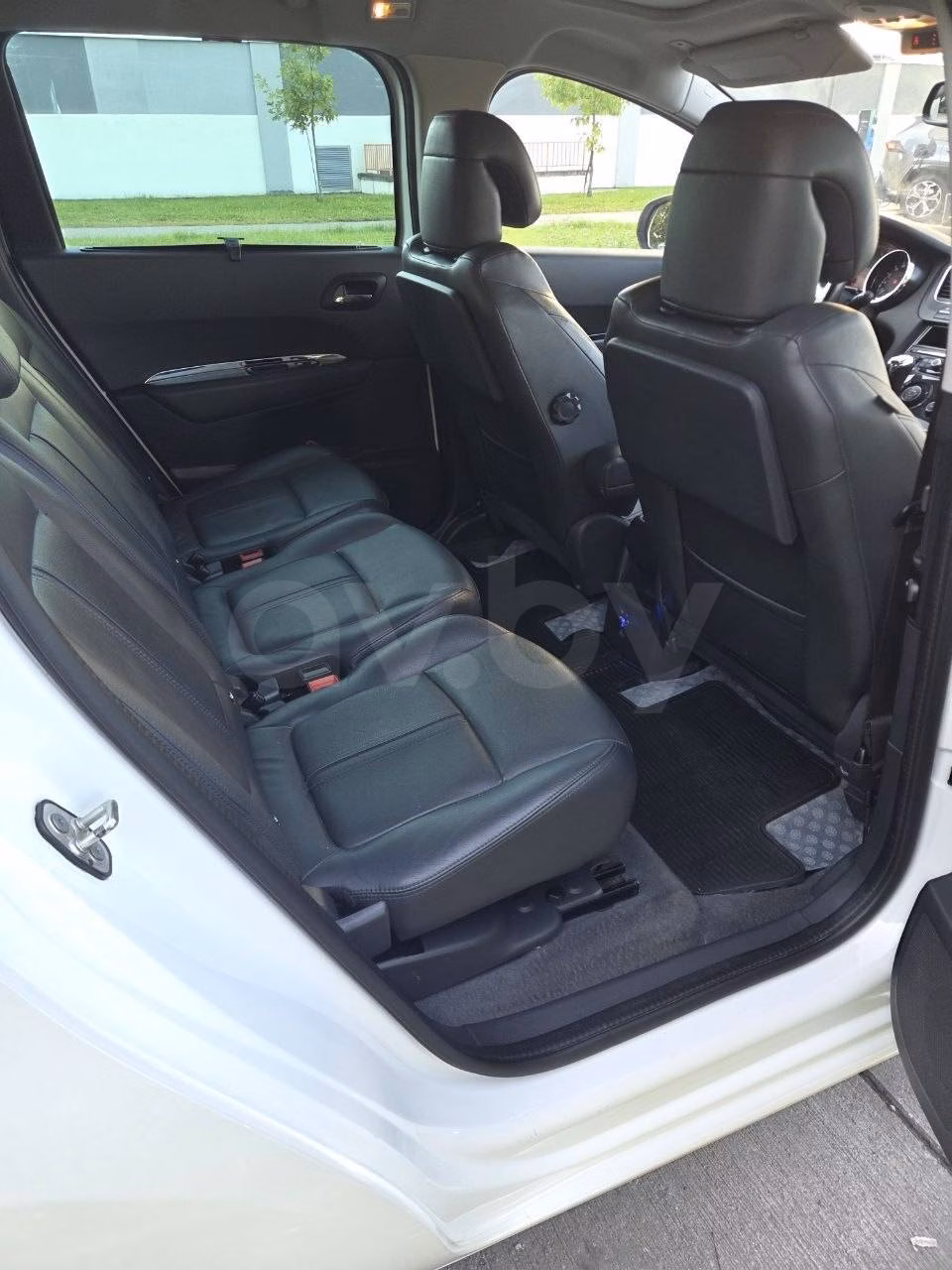 Peugeot 5008 фото 19
